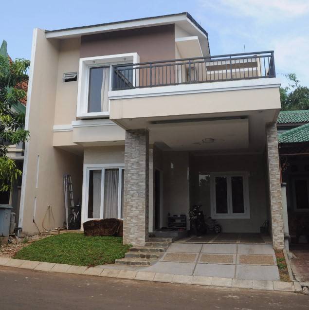 Rumah Tingkat Samping Kiri