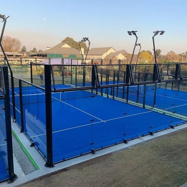Desain Lapangan Padel outdoor terbaik