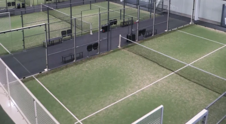 standar lapangan padel internasional