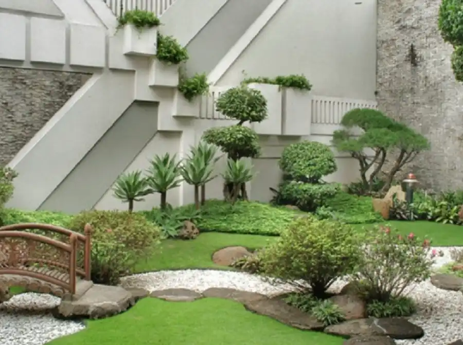 Taman Belakang untuk Area Santai Keluarga